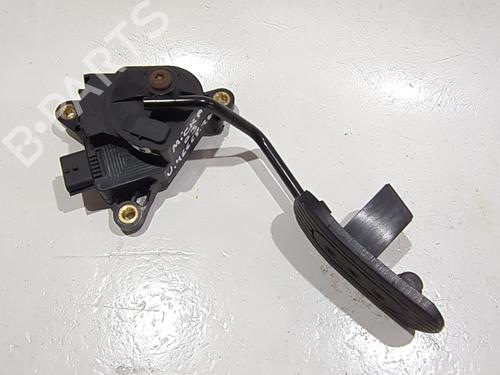 Used Pedal NISSAN MICRA III (K12) 1.2 16V (80 hp) 25710714