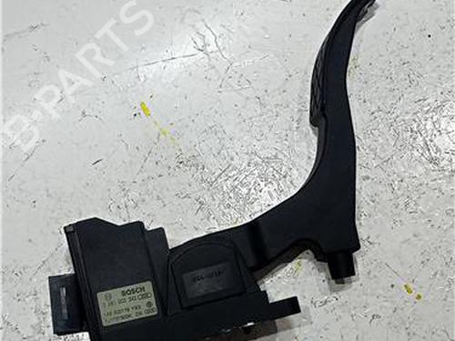 Used Pedal VW GOLF IV (1J1) 1.4 16V (75 hp) 23914427