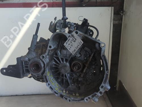 Used Gearbox HYUNDAI LANTRA II (J-2) 1.6 i (90 hp) 25723811