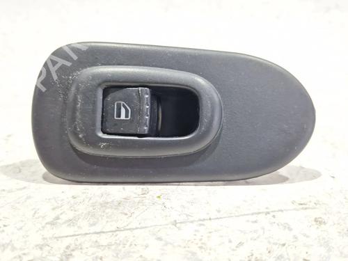 Interrupteur de vitre avant droite SEAT TOLEDO II (1M2) 1.9 TDI (110 hp) 29697132