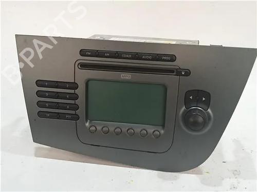 Used Radio SEAT LEON (1P1) 2.0 TDI 16V (140 hp) 23908159
