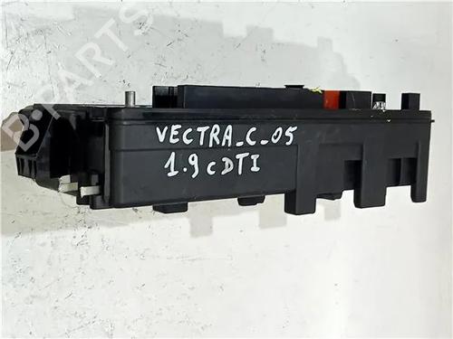 Fuse box OPEL VECTRA C (Z02) 1.9 CDTI (F69) | BP23911129E1 - Image 3