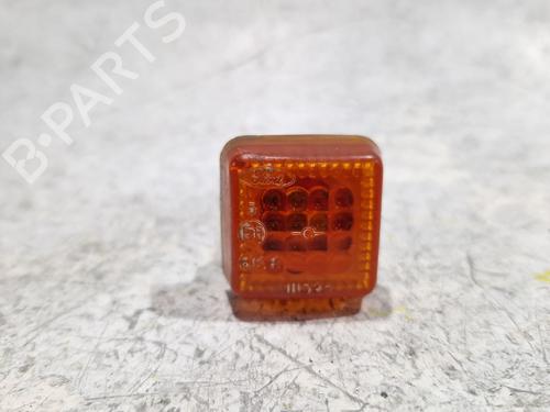 Clignotant avant droit FORD FIESTA III (GFJ) 1.8 16V (105 hp) 30777777