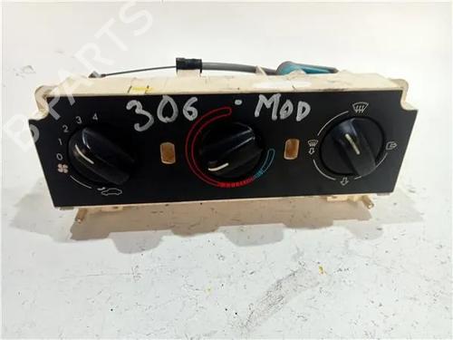 Used Climate control PEUGEOT 306 (7B, N3, N5) 1.9 SLD (68 hp) 23931975
