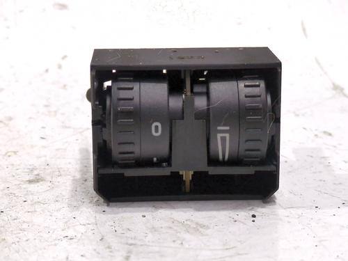 Used Headlight adjuster motor Headlight adjuster motor VW CADDY III MPV (2KB, 2KJ, 2CB, 2CJ) 2.0 TDI 16V 4motion (140 hp) 33302687 33302687