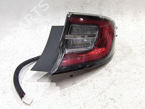 Højre baglygte TOYOTA COROLLA Hatchback (_E21_, _EA1_, _EH1_) 1.8 Hybrid (ZWE211) (98 hp) 32859542