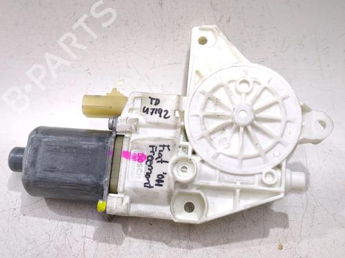 Rudehejsemotor bagstkærm højre FIAT FREEMONT (345_) 2.0 JTD 4x4 (163 hp) 27310472