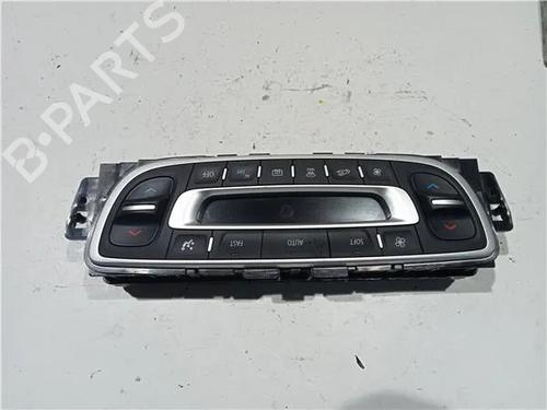 Used Climate control RENAULT MEGANE II Saloon (LM0/1_) 1.5 dCi (LM1E) (106 hp) 23931408