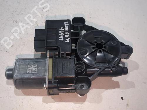 Used Right rear window motor SEAT LEON ST (5F8) 2.0 TDI (150 hp) 23903021