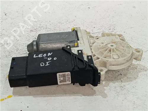 Vindusheismotor venstre foran SEAT LEON (1M1) 1.9 TDI (110 hp) 23912021