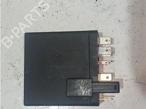 Used Fuse box AUDI 200 C3 Saloon (447, 448) 2.1 Turbo quattro (182 hp) 25616711