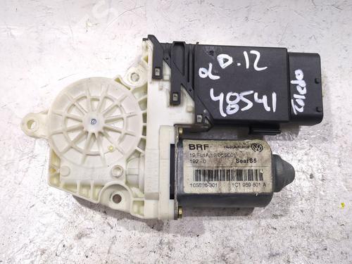 left-front-window-motor-seat-toledo-ii-1m2-1998-1999-2000-2001-2002-2003-2004-2005-2006-33704114 main image
