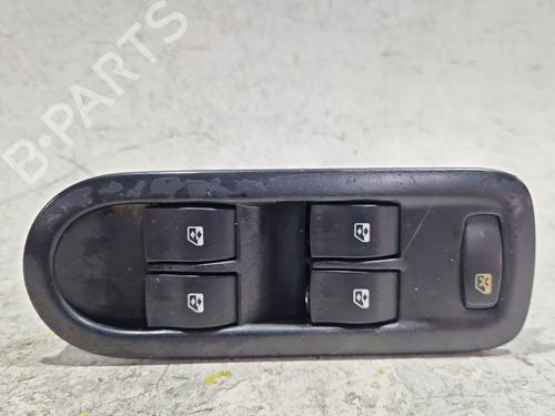 Used Left front window switch RENAULT MEGANE II (BM0/1_, CM0/1_) [2001-2012]  30831121