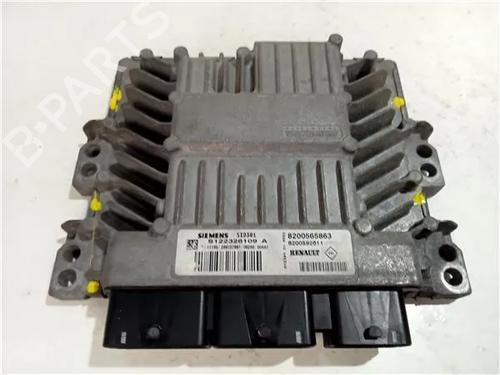 Used Electronic module RENAULT MEGANE I Classic (LA0/1_) 1.9 dCi (LA05, LA1F) (102 hp) 23913640