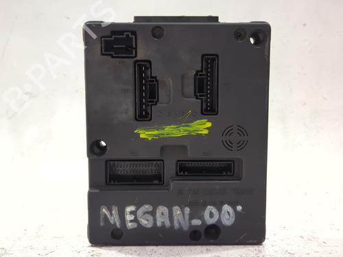 Used Fuse box Fuse box 37692574 37692574