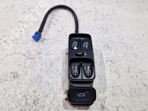 Used Left front window switch MERCEDES-BENZ C-CLASS (W203) C 200 CDI (203.004) (116 hp) 30192847