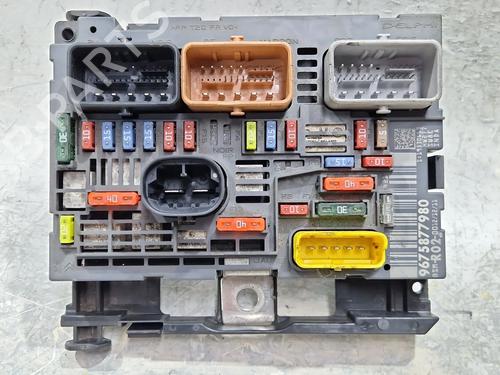Zekeringkast PEUGEOT 5008 (0U_, 0E_) 2.0 HDi 150 / BlueHDi 150 (150 hp) 29698813