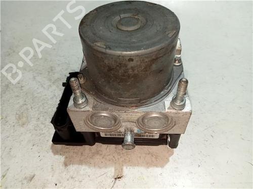 Used ABS pump RENAULT CLIO III Grandtour (KR0/1_) 1.2 16V (KR0P) (101 hp) 23929857