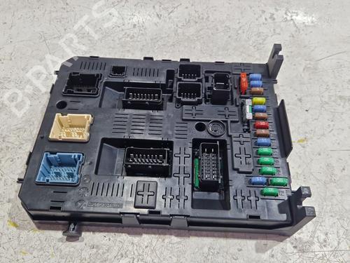 Used Fuse box Fuse box PEUGEOT 5008 (0U_, 0E_) 1.6 HDi (112 hp) 34124639 34124639