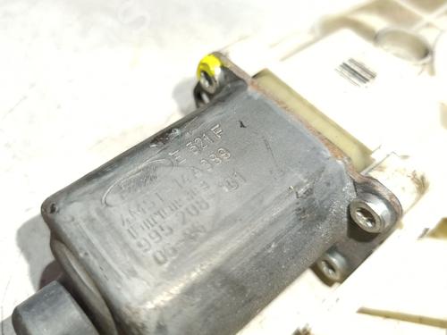 Left front window motor FORD FOCUS II (DA_, HCP, DP) 1.6 Ti | BP40228566E21 - Image 2