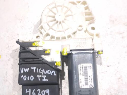 Rudehejsemotor bagstkærm venstre VW TIGUAN (5N_) 2.0 TDI 4motion (170 hp) 25718200
