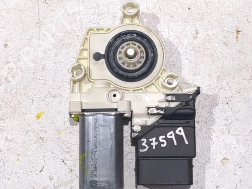 Rudehejsemotor bagstkærm højre SEAT LEON (1M1) 1.9 TDI (150 hp) 23902530