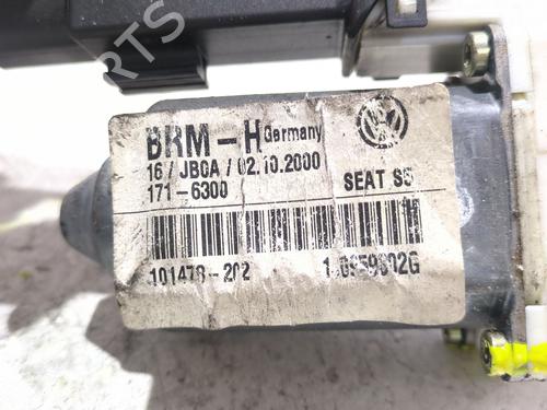 Right front window motor SEAT LEON (1M1) 1.9 SDI | BP30657006E20