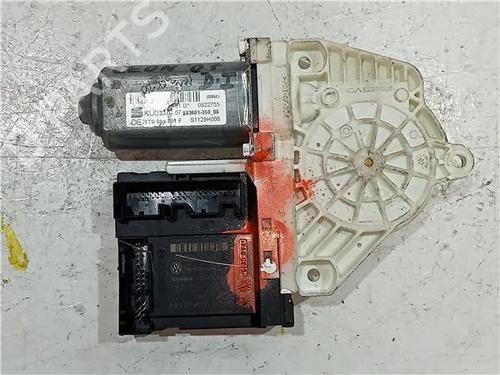 Used Left front window motor SEAT LEON (1P1) 2.0 TDI 16V (140 hp) 23913157