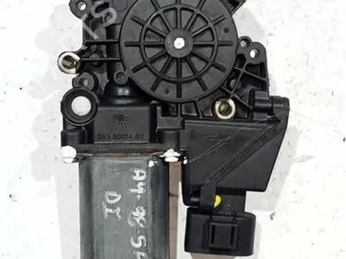 Rudehejsemotor forskærm venstre AUDI A4 B5 (8D2) 1.9 TDI (90 hp) 23920902