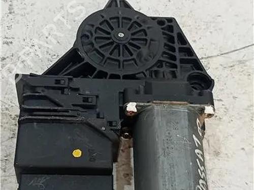 Right rear window motor VW PASSAT B5.5 (3B3) 1.9 TDI | BP23911967E22