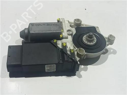 Rudehejsemotor forskærm højre SEAT LEON (1M1) 1.9 TDI (110 hp) 23912667