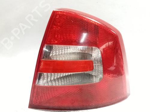 Høyre baklys SKODA OCTAVIA II (1Z3) 1.9 TDI (105 hp) 30935275