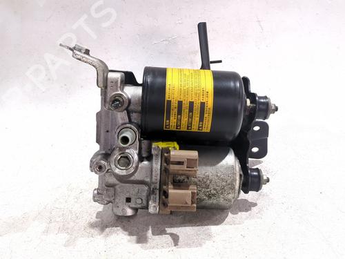 Used ABS pump TOYOTA YARIS (_P13_) 1.5 Hybrid (NHP130_, NHP130) (101 hp) 32163618