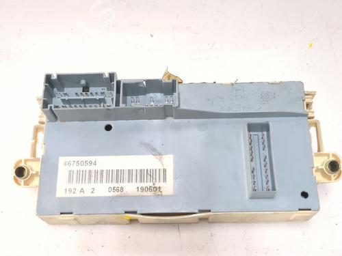 Zekeringkast FIAT STILO Multi Wagon (192_) 1.9 JTD (115 hp) 25715856