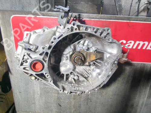 Getriebe für TOYOTA AURIS (_E15_) 1.4 D-4D (NDE150_, NDE150R) (90 hp) 29622886