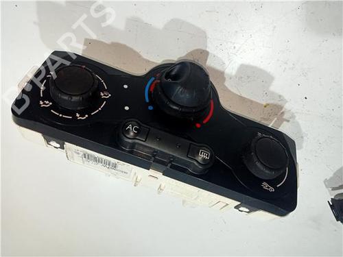 Used Climate control RENAULT CLIO III Grandtour (KR0/1_) 1.2 16V (KR0P) (101 hp) 23931846
