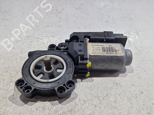 Used Right front window motor RENAULT GRAND SCÉNIC II (JM0/1_) 2.0 dCi (JM1K) (150 hp) 32282215