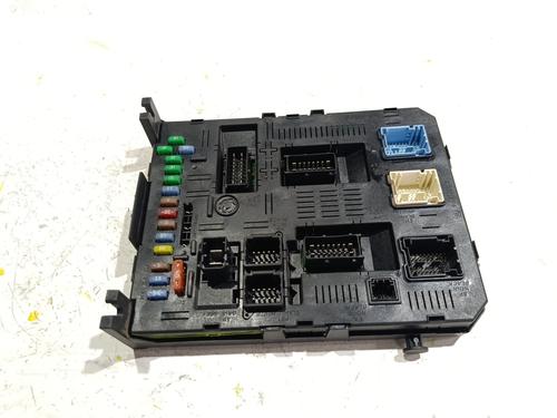Used Fuse box Fuse box 39493281 39493281