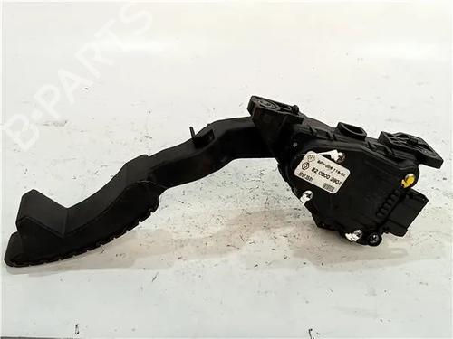 Used Pedal RENAULT LAGUNA II Grandtour (KG0/1_) 1.9 dCi (KG0G) (120 hp) 23909736