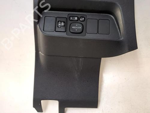 Used Mirror switch TOYOTA AURIS (_E15_) 1.8 Hybrid (ZWE150_, ZWE150R) (136 hp) 26001115
