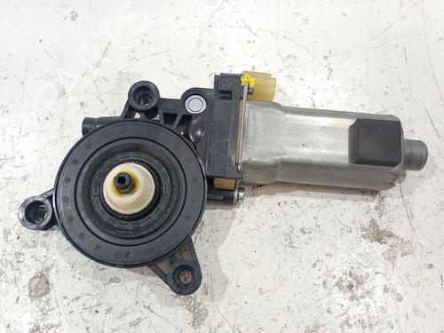 right-front-window-motor-kia-carens-iii-mpv-un-2006-2007-2008-2009-2010-2011-2012-2013-36766547 main image