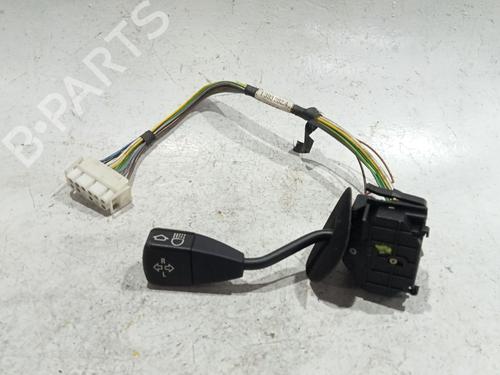 Używane Przełącznik zespolony kolumny kierowniczej BMW 3 (E36) 318 i (113 hp) 30933604