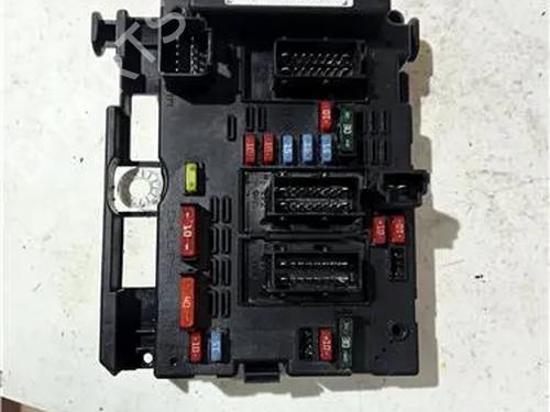 Used Fuse box PEUGEOT 206 Hatchback (2A/C) 1.4 HDi eco 70 (68 hp) 23929325