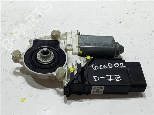 Rudehejsemotor forskærm venstre SEAT TOLEDO II (1M2) 1.9 TDI (110 hp) 23915318