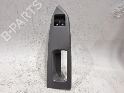 Mando elevalunas delantero izquierdo VW CADDY III Box Body/MPV (2KA, 2KH, 2CA, 2CH) 1.9 TDI 4motion (105 hp) 30385362
