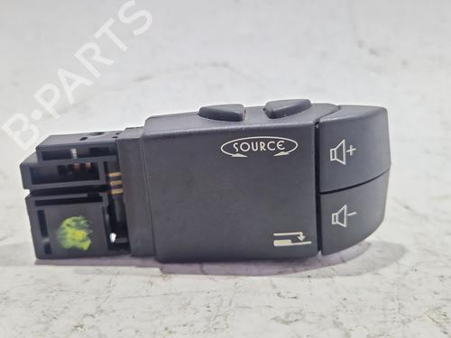Commandes au volant RENAULT LAGUNA II (BG0/1_) 2.2 dCi (BG0F) (150 hp) 30003099
