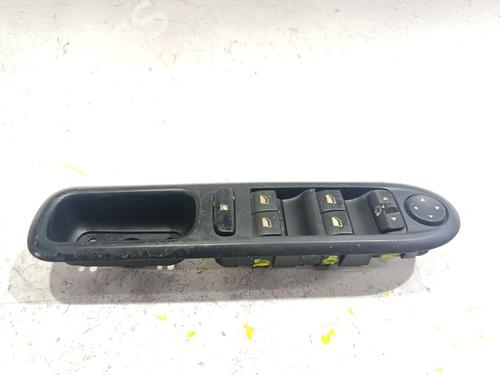 Used Left front window switch Left front window switch PEUGEOT 407 (6D_) 2.0 HDi 135 (6DRHRH, 6DRHRE, 6DRHRG, 6DRHRJ) (136 hp) 39980975 39980975