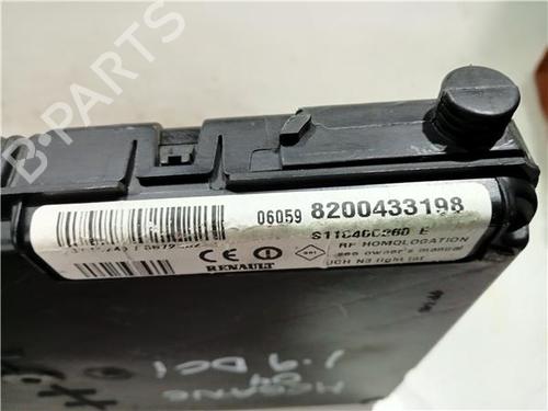 Used Fuse box RENAULT MEGANE I Classic (LA0/1_) 1.9 dCi (LA05, LA1F) (102 hp) 23920836