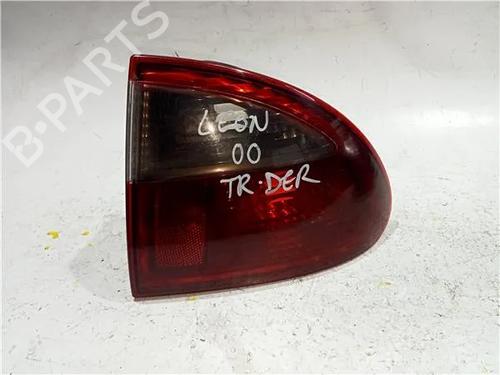 Used Right taillight SEAT LEON (1M1) 1.9 TDI (110 hp) 23917363