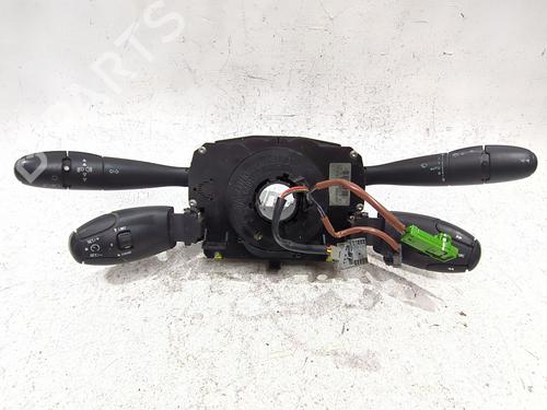 switch-peugeot-407-coupe-6c_-2005-32657542 main image